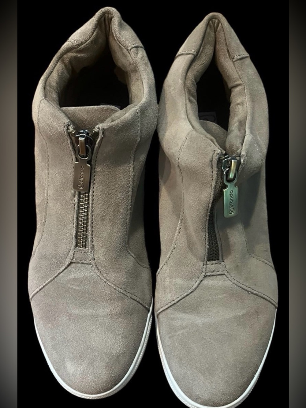 Blondo mushroom style sneaker shoes size 7-/2